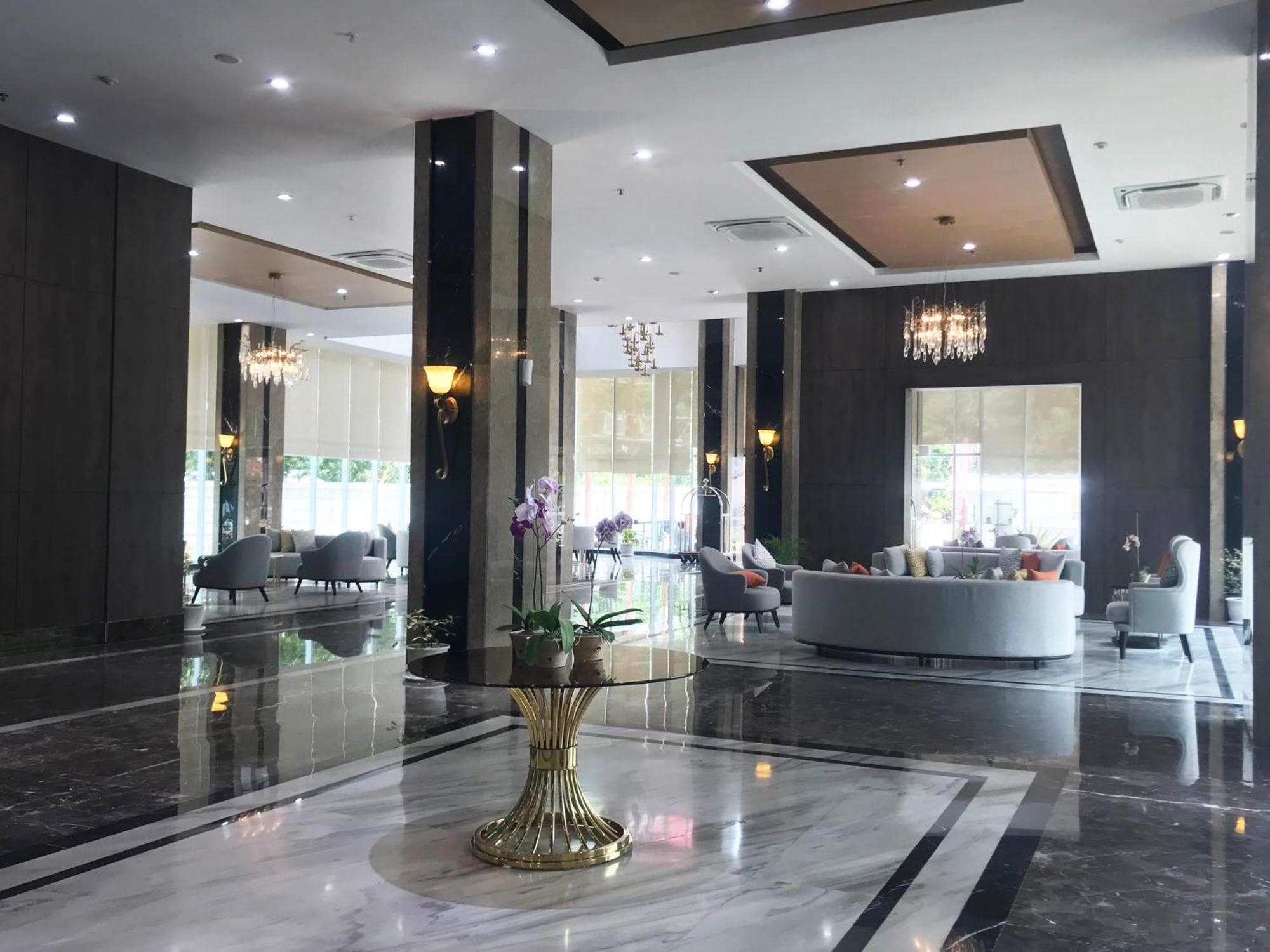 Labersa Hotel & Convention Center Samosir Sinapuran Exterior foto
